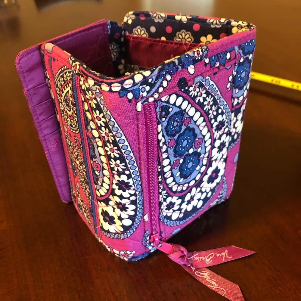 BOYSENBERRY VERA BRADLEY TRIFOLD WALLET NWOT - Picture 2 of 8